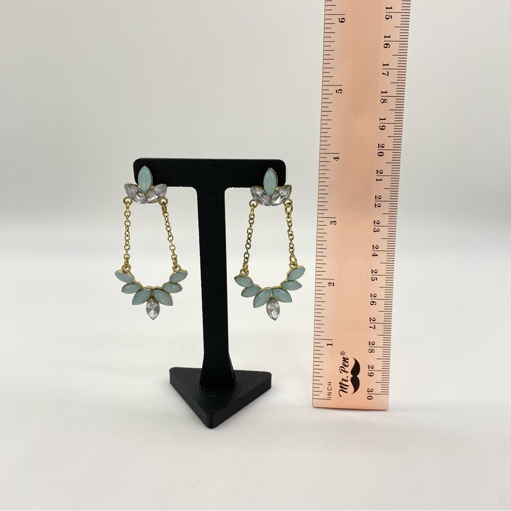 Elegant Fashion Earrings - Picture 3 of 3